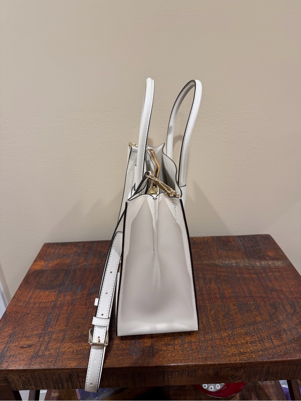 Michael Kors Light Cream Mercer Leather Tote/Satchel with Gold Hardware - Picture 4 of 5